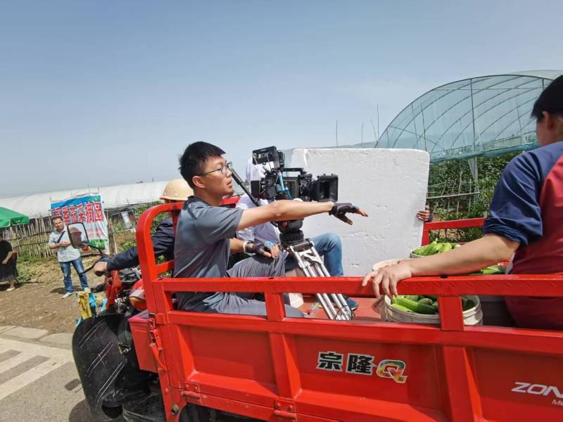 电商爆款背后的推手：瑞丽市产品视频拍摄公司精准捕捉卖点痛点